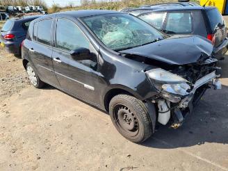 Damaged car Renault Clio Clio III (SR), Van, 2005 / 2014 1.2 16V 75 2012