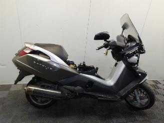 dommages scooters Peugeot  SATELIS 125 2010/6