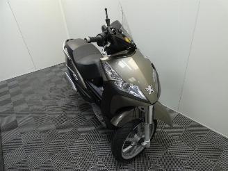 Vaurioauto  scooters Peugeot  GEOPOLIS 300 2012/11