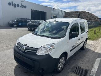 Vaurioauto  passenger cars Renault Kangoo  2021/1