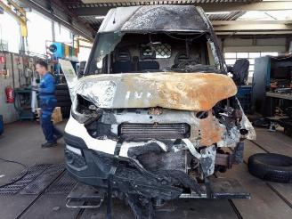 damaged passenger cars Iveco New Daily New Daily VI, Van, 2014 33S16, 35C16, 35S16 2018/7