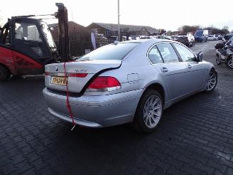uszkodzony samochody osobowe BMW 7-serie 745i 2001/1