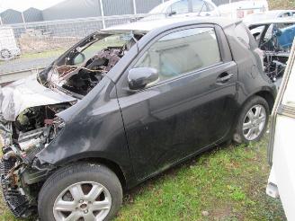 skadebil auto Toyota iQ  2011/1