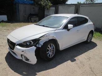 uszkodzony samochody osobowe Mazda 3 Active 1.5 CDVI 2016/9