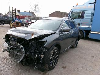 damaged passenger cars Nissan X-Trail 1.6 Tekna 2018/4
