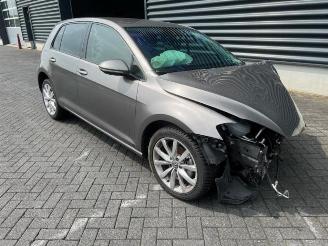 damaged passenger cars Volkswagen Golf Golf VII (AUA), Hatchback, 2012 / 2021 1.4 TSI 16V 2014/5