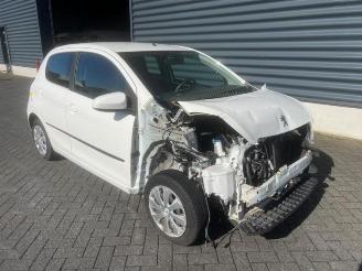 demontáž osobní automobily Peugeot 108 108, Hatchback, 2014 1.0 12V 2014/10