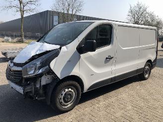 Vaurioauto  commercial vehicles Opel Vivaro 1.6 CDTI  BI-TURBO  L2H1 2017/9