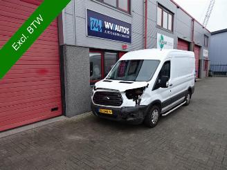 Vaurioauto  commercial vehicles Ford Transit 310 2.2 TDCI L2H2 Trend 3 zits airco 2015/1