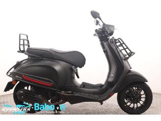 Vaurioauto  scooters Vespa  Sprint 45KM 2022/6