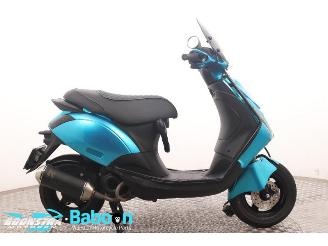 Vaurioauto  scooters Piaggio  Zip 45KM 2023/10