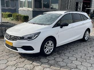 damaged passenger cars Opel Astra SPORTS TOURER 1.2 Edition 2021/8