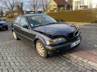 damaged commercial vehicles BMW 3-serie 3181 sedan 2002/8