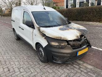 Vaurioauto  passenger cars Renault Kangoo 1.5 dcI 2021/6