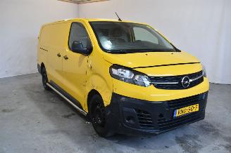 Vaurioauto  commercial vehicles Opel Vivaro 2.0 CDTI L3H1 Innov. 2021/11