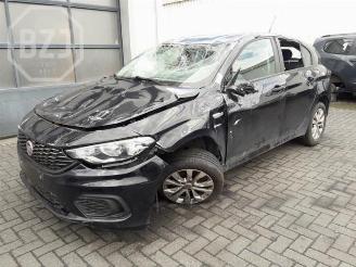 Salvage car Fiat Tipo Tipo (356H/357H), Hatchback, 2016 1.4 16V 2018/0