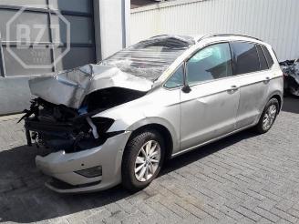 damaged passenger cars Volkswagen Golf Sportsvan Golf Sportsvan (AUVS), MPV, 2014 / 2021 1.2 TSI 16V BlueMOTION 2014/5