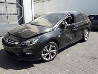 Damaged car Opel Astra  2016