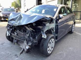 uszkodzony samochody osobowe Hyundai I-20 i20 (GBB), Hatchback, 2014 1.2i 16V 2016/8