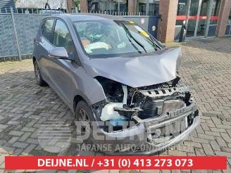 damaged passenger cars Hyundai I-10 i10 (B5), Hatchback, 2013 / 2019 1.0 12V 2015