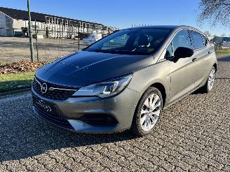 Salvage car Opel Astra 1.4i AUTOMAAT / CLIMA / CRUISE / NAVI / PDC 2021/5