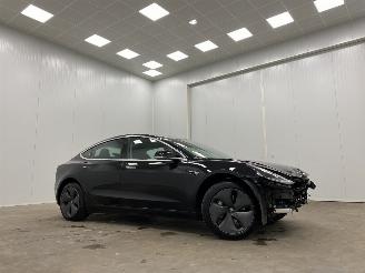 krockskadad bil auto Tesla Model 3 Standard RWD Plus Panoramadak 2019/11