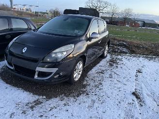 Salvage car Renault Scenic 1.6 16v 2010/1