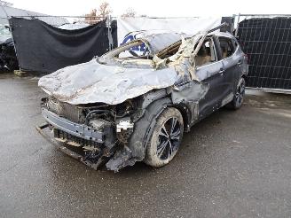 Damaged car Nissan Qashqai 1.3 WATERSCHADE 2019/4