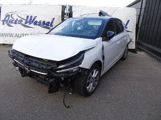 Salvage car Opel Corsa 1.2 Elegance 2022/5