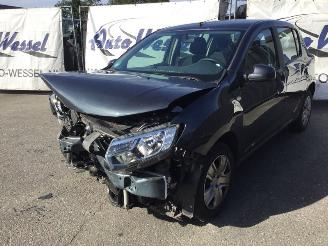 damaged passenger cars Dacia Sandero  2019/2