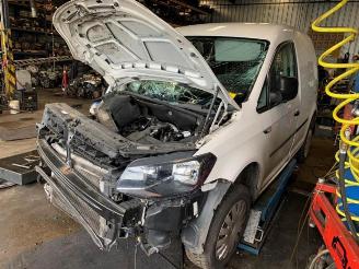 skadebil auto Volkswagen Caddy Caddy IV, Van, 2015 2.0 TDI 75 2015/11