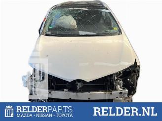 uszkodzony samochody osobowe Toyota Auris Touring Sports Auris Touring Sports (E18), Combi, 2013 / 2018 1.8 16V Hybrid 2014/6