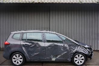 Salvage car Opel Zafira 1.6 CDTI 100kW Navigatie Business+ 2014/1