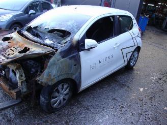 damaged passenger cars Peugeot 108  2019/1
