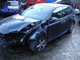 damaged passenger cars Volkswagen Golf  2012/1