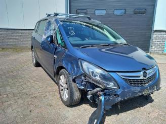 Voiture accidenté Opel Zafira Zafira Tourer (P12), MPV, 2011 / 2019 2.0 CDTI 16V 130 Ecotec 2013/12