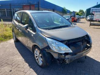 damaged passenger cars Opel Meriva  2012/11
