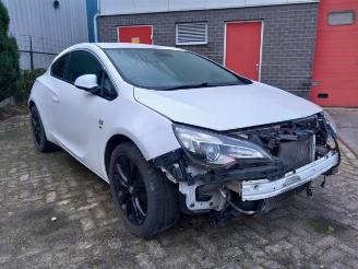 Damaged car Opel Astra Astra J GTC (PD2/PF2), Hatchback 3-drs, 2011 1.6 Turbo 16V 2013/3