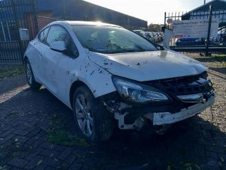 Damaged car Opel Astra Astra J GTC (PD2/PF2), Hatchback 3-drs, 2011 2.0 CDTI 16V ecoFLEX 2011/12
