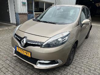 Vaurioauto  commercial vehicles Renault Scenic 1.2 TCe 2014/5