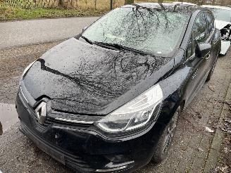 Vaurioauto  passenger cars Renault Clio 0.9 TCE   5 Drs 2019/5