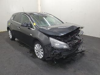 uszkodzony samochody ciężarowe Opel Astra J 1.4 Turbo Cosmo 2013/1