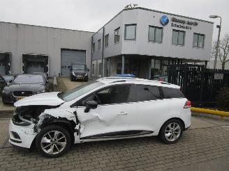 damaged passenger cars Renault Clio 1.5dci Estate AIRCO NAVI E6 2017/7