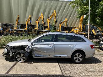Damaged car Skoda Superb 15tsi 110kW 2022/2