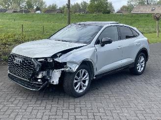 krockskadad bil auto Audi Q3 Sprtback S-Line 35 1.5 TFSI 2020/3