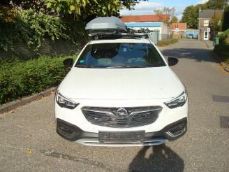 Schade bestelwagen Opel Insignia 2.0 TURBO 4X4 COUNTRY 260PK!! 2017/11