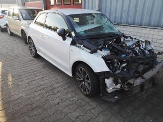damaged passenger cars Audi A1 A1 (8X1/8XK), Hatchback 3-drs, 2010 / 2018 1.0 TFSI 12V 2017/1