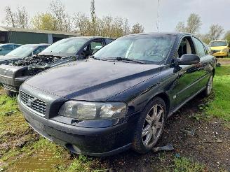 Damaged car Volvo S-60 2.4 Edition 2003/2