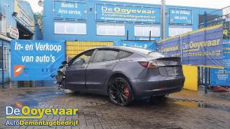 damaged passenger cars Tesla Model 3 Model 3, Sedan, 2017 EV AWD 2018/10