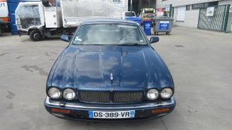 krockskadad bil auto Jaguar XJ  1996/6